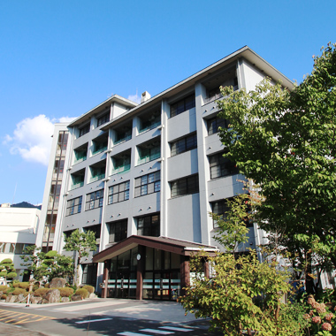 公立八鹿病院看護専門学校 公立八鹿病院看護専門学校のホームページです このページでは学校 の特長 設備 カリキュラム などを紹介しています その他に在校生や卒業生の声も聞くことができます